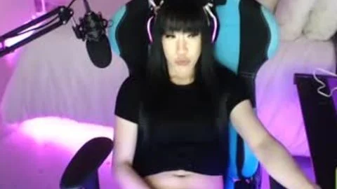 So Many Messy sperm Squirts From naughty Pinay shemale