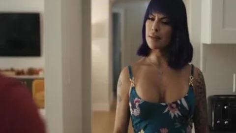 lustful And busty TS Foxxy And Plumber Draven Takes Turn nailing booties