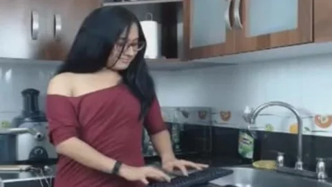 Trans Flashing large subrigid pecker booty