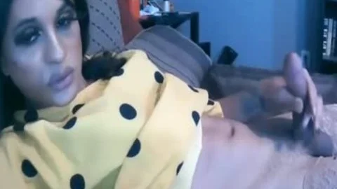 The Tea whore Is Back again