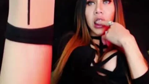 Beauty Redhead teen Masturbates