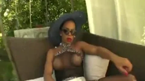 Keylla Marques And Leticia Castro ball cream A Sub