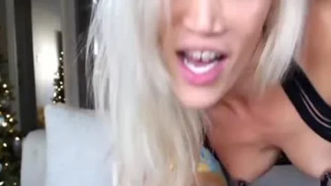 blond Pornstar hottie shemale Plays Online