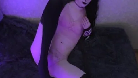Kitty beauty Cums again