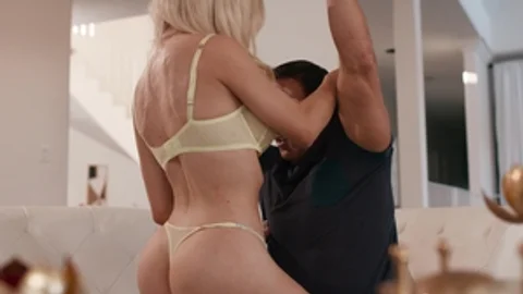 TransSensual: Sultry TS Vixen Craves Filthy F**k