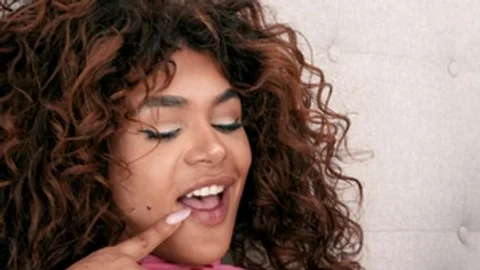 Trans Angels: Cum Facial for the Curvaceous Nymph